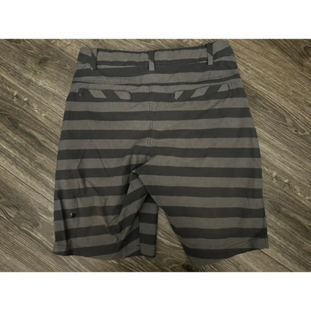 Lululemon Shorts Men's 32 X 10 Grey Stripes Casual - Picture 5 of 6
